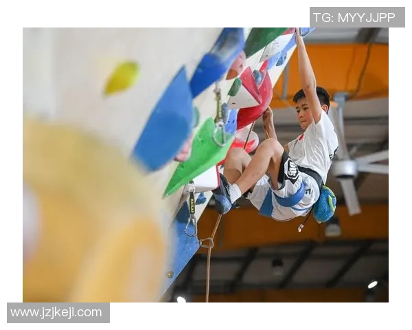 成都攀岩队灵活性变革引发热议探索攀岩运动的新发展方向