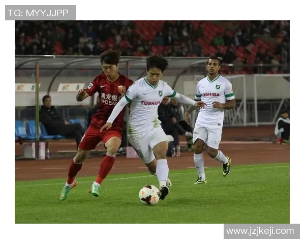 杭州足球队逆袭之路:从默默无闻到辉煌成就的真实记录 杭州足球队逆袭之路:从默默无闻到辉煌成就的真实记录