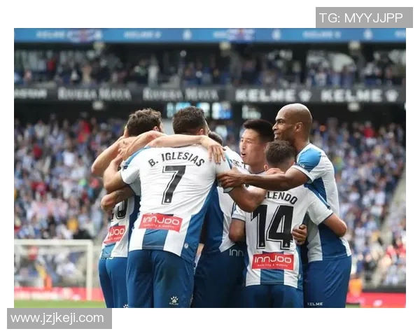 多伦多与芝加哥精彩对决比分揭晓球迷热议赛场表现与未来展望 多伦多与芝加哥精彩对决比分揭晓球迷热议赛场表现与未来展望