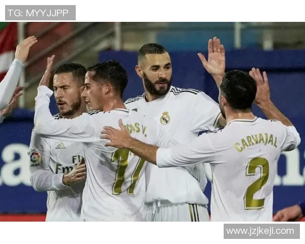 本泽马的传奇之路：从青涩少年到世界足球巨星的成长历程