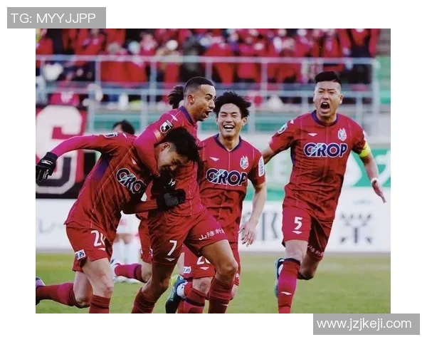 横滨水手与湘南海洋的激烈对决揭示日职联赛的竞争魅力与球队实力较量 横滨水手与湘南海洋的激烈对决揭示日职联赛的竞争魅力与球队实力较量