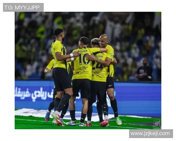 火车头与吉达联合的激烈对决展现足球魅力与团队精神的完美结合