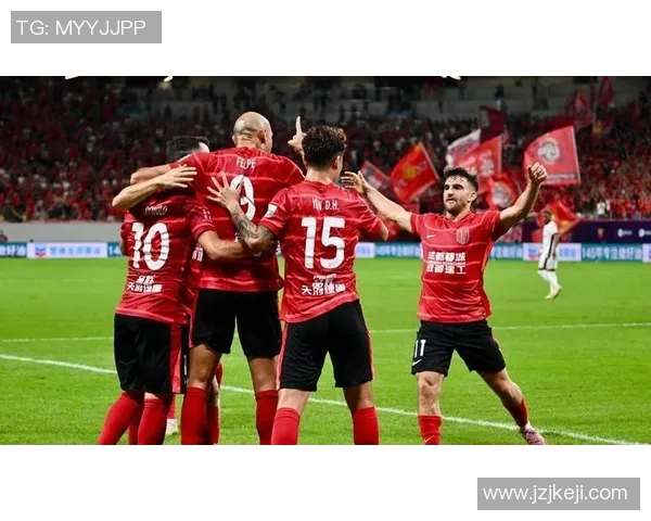 2014年中超经典对决上港与恒大激情碰撞引发的足球盛宴回顾