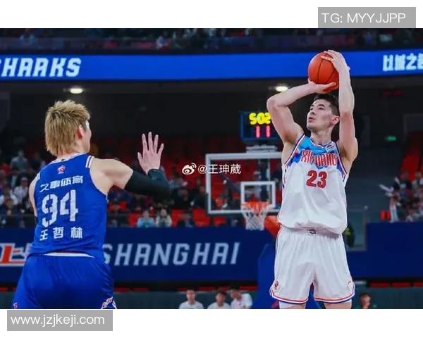 2017年CBA新疆队与上海队激战回顾精彩瞬间与赛季亮点分析