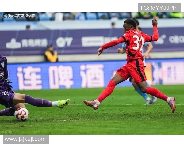 上港与西悉尼激战正酣比分悬念引发球迷热议